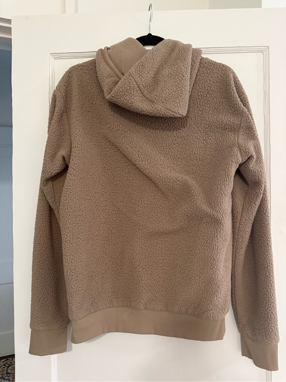 ALO Yoga Sherpa Hoodie in Taupe Beige - Picture 5 of 8